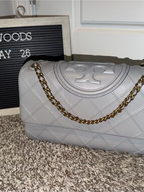Tory Burch Quilted Leather Fleming Shoulder Bag in Light Gray with Gold Chain